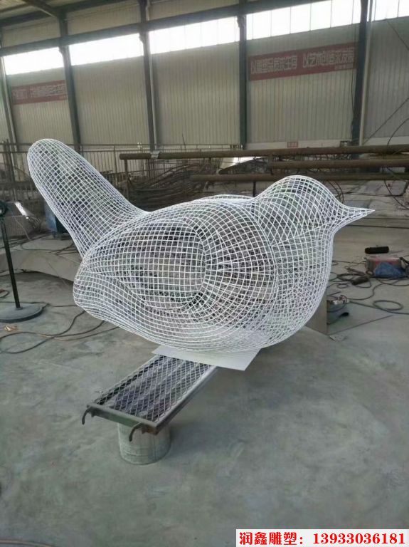 不锈钢镂空鸟雕塑