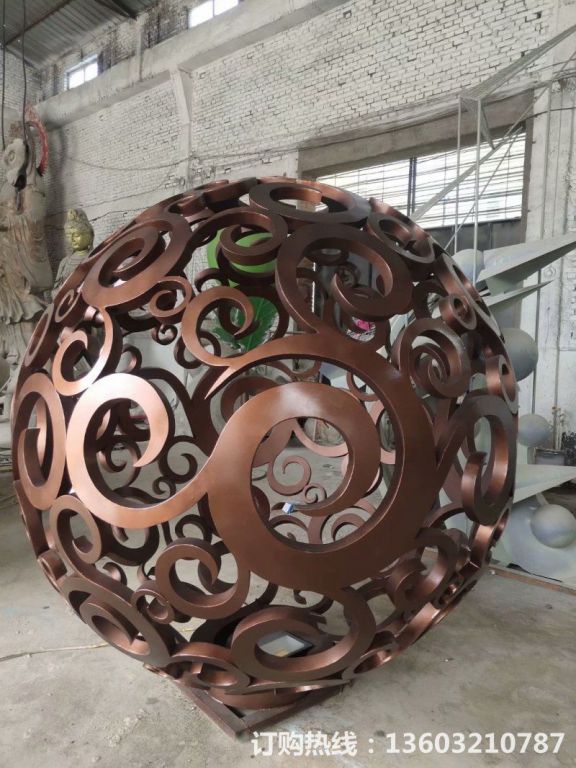 304不锈钢镂空球雕塑10