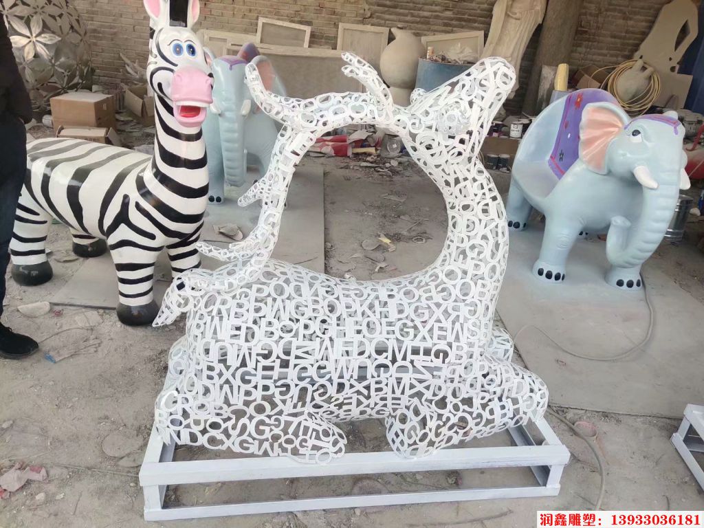 不锈钢字母拼接镂空鹿雕塑 动物景观鹿雕塑9