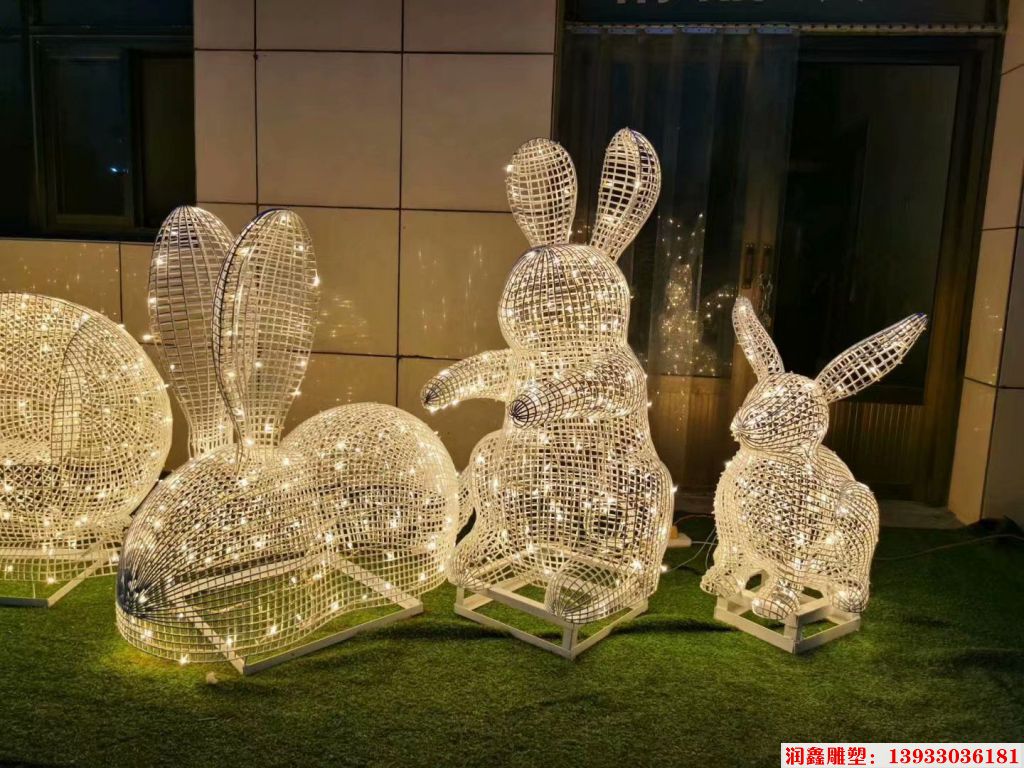 不锈钢灯光兔子雕塑