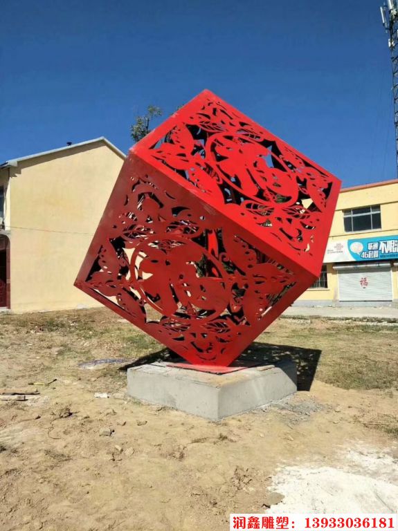 不锈钢镂空几何状雕塑 正方体雕塑厂家