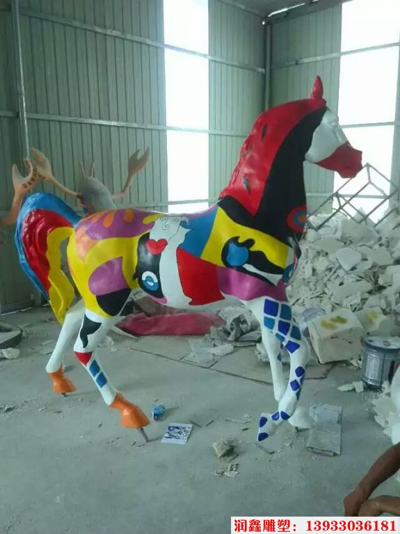 玻璃钢彩绘马雕塑 动物马雕塑