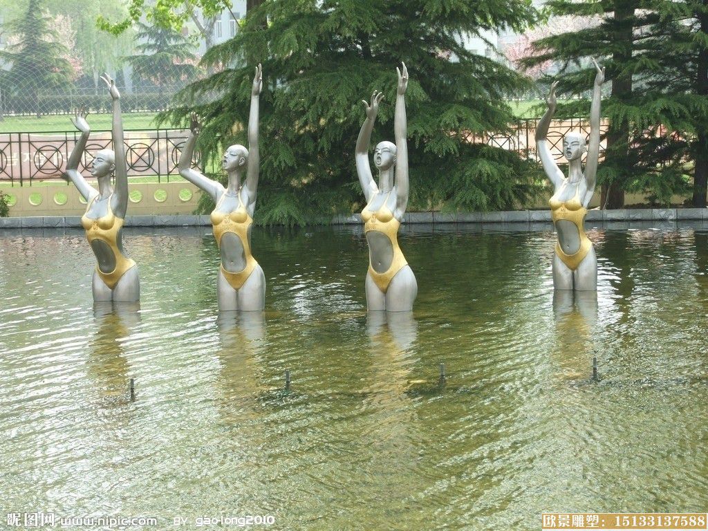 水中人物景观雕塑​