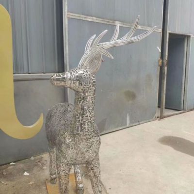 不锈钢字体拼接小鹿雕塑