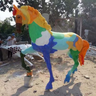 玻璃钢彩绘马雕塑 景观动物马雕塑