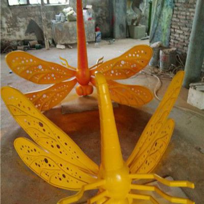 不锈钢蜻蜓雕塑，莲花塘蜻蜓雕塑